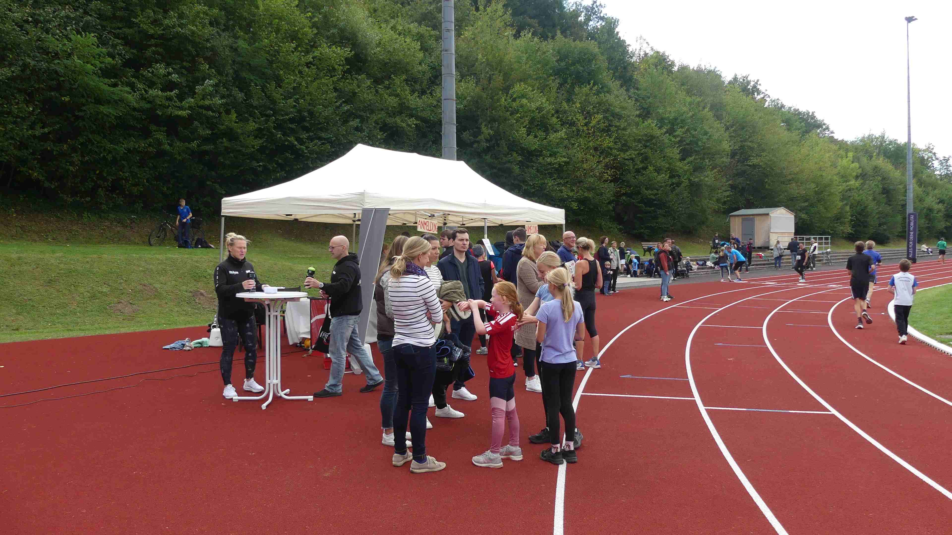 Bild vom 14. Benefizlauf im Jahr 2024. Dies ist das 159. Bild.